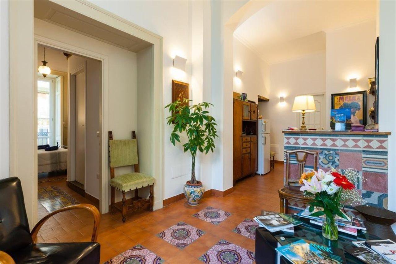 Don Pedro Rooms Vicere Di Toledo In The City Center Νάπολη Εξωτερικό φωτογραφία