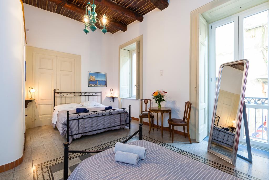 Don Pedro Rooms Vicere Di Toledo In The City Center Νάπολη Εξωτερικό φωτογραφία