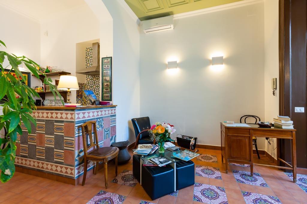 Don Pedro Rooms Vicere Di Toledo In The City Center Νάπολη Εξωτερικό φωτογραφία